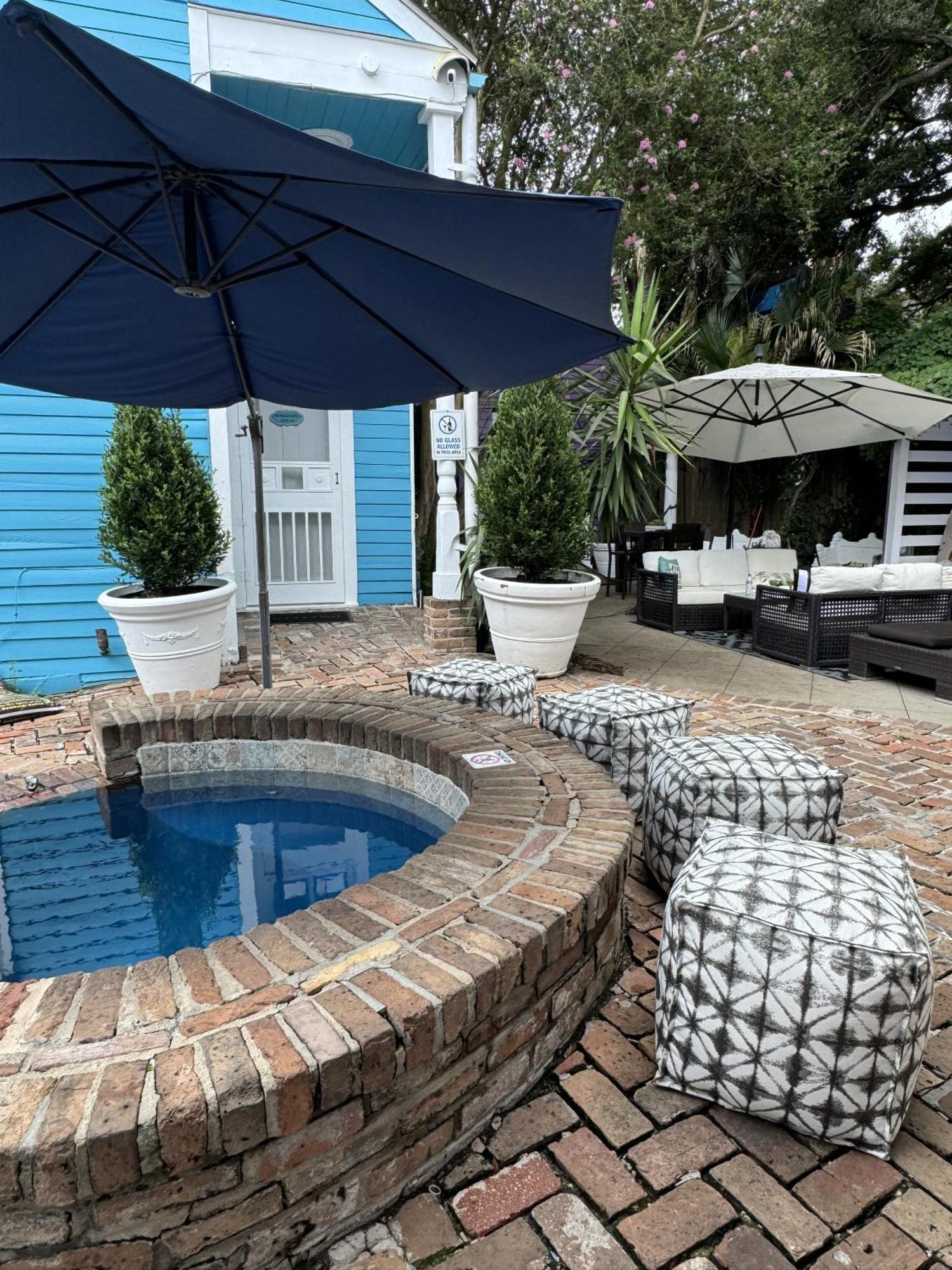 Villa 4 Bedroom - Sleeps 8! Location Next To Bourbon Street! *