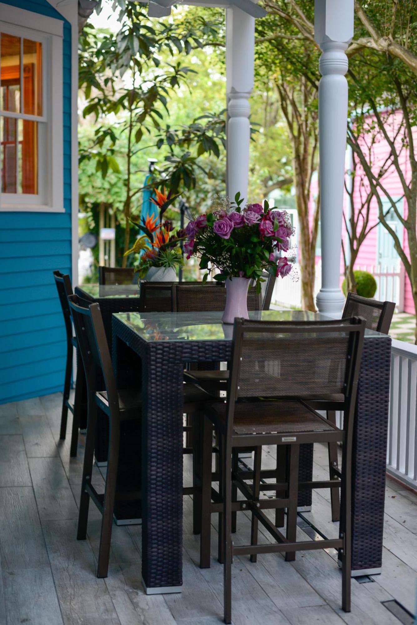 4 Bedroom - Sleeps 8! Location Next To Bourbon Street!