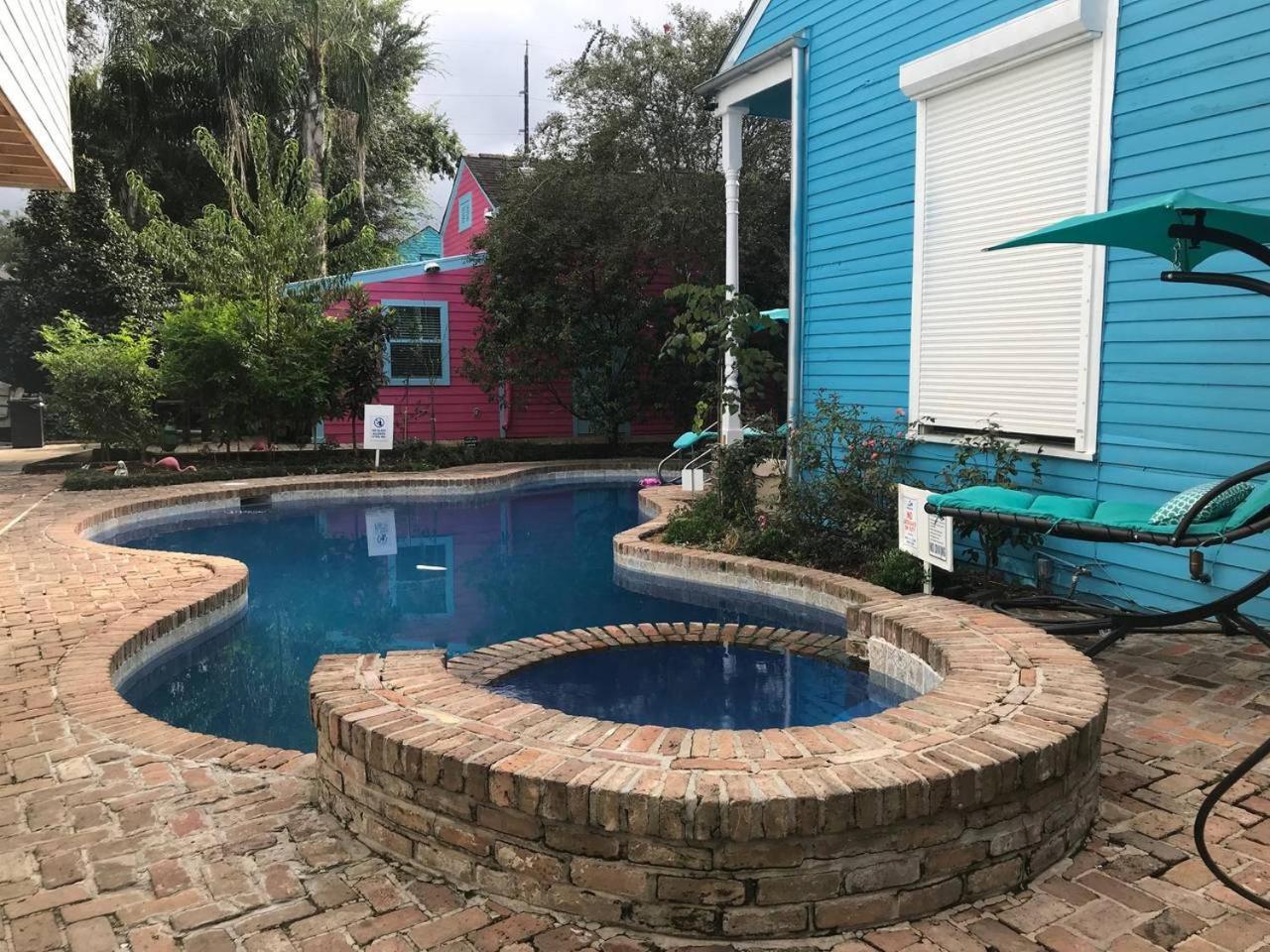 Villa 4 Bedroom - Sleeps 8! Location Next To Bourbon Street!