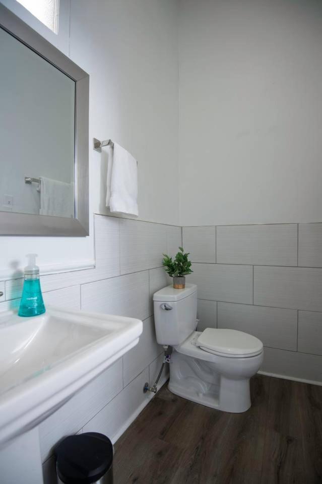 Villa 4 Bedroom - Sleeps 8! Location Next To Bourbon Street! New Orleans
