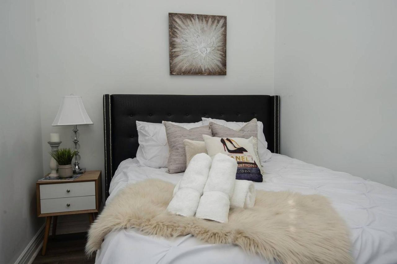 4 Bedroom - Sleeps 8! Location Next To Bourbon Street! Villa