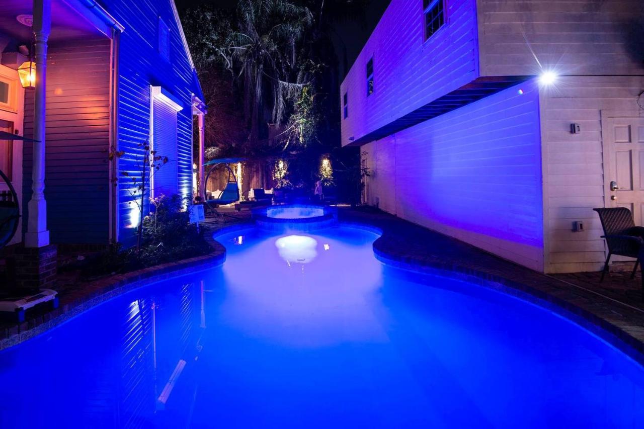 Villa 4 Bedroom - Sleeps 8! Location Next To Bourbon Street!