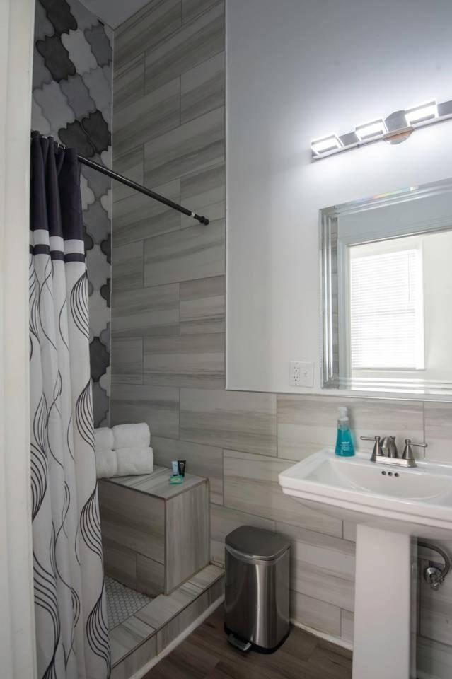 4 Bedroom - Sleeps 8! Location Next To Bourbon Street! New Orleans