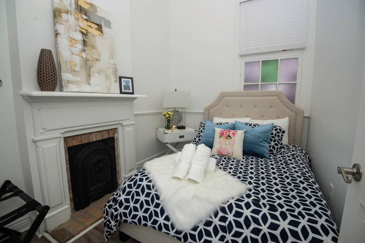 Villa 4 Bedroom - Sleeps 8! Location Next To Bourbon Street!